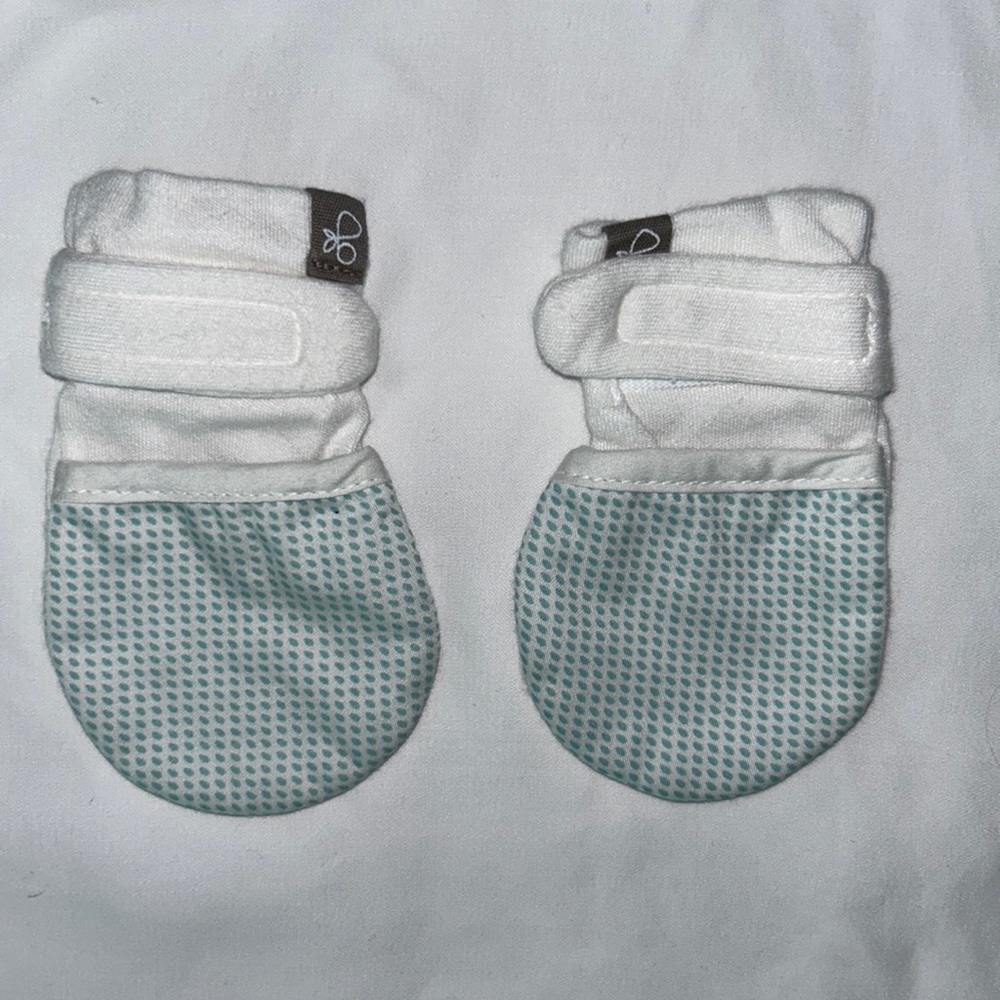 Goumi Organic Cotton and Bamboo Mittens - size 0-3months